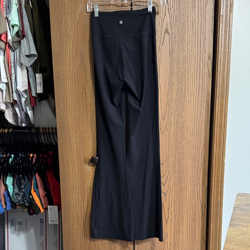 Lululemon Groove Super-High-Rise Flared Pant *Nulu Black Sz4 - Picture 4 of 7